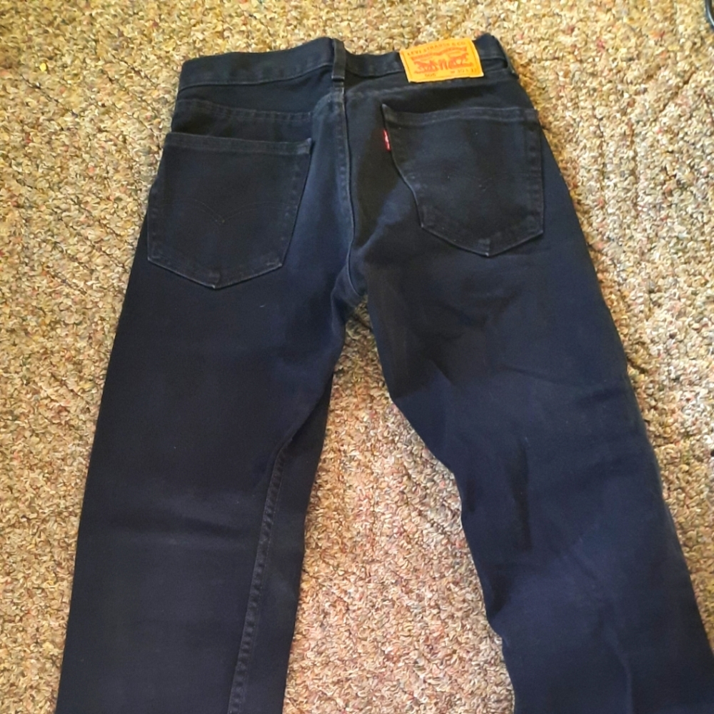 Levi black jeans 30 32